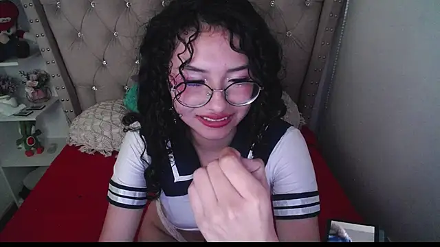 Snapshot of CherieCurl chatting on November 28, 2025, 2:47 am CherieCurl online show from November 28, 2025, 2:47 am