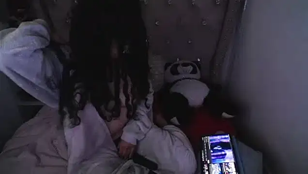 Snapshot of CherieCurl chatting on December 23, 2025, 7:06 am CherieCurl online show from December 23, 2025, 7:06 am