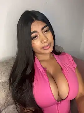 Snapshot of Karla_thompson__ chatting on April 12, 2026, 4:28 am Karla thompson online show from April 12, 2026, 4:28 am