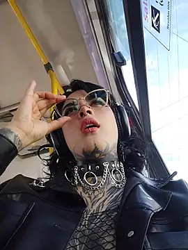 taaylor33 online show from March 11, 2026, 8:37 pm