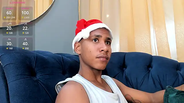 Ethan Fox11 online show from December 9, 2024, 2:17 pm