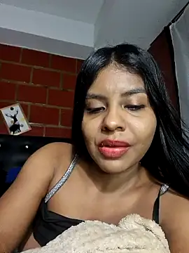 Snapshot of michelleoliver chatting on December 8, 2024, 8:20 am michelleoliver online show from December 8, 2024, 8:20 am