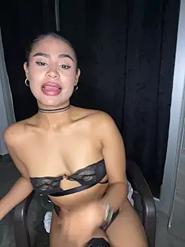 HaileyBaldwin online show from December 27, 2024, 2:47 am