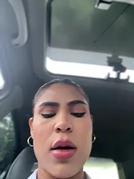 HaileyBaldwin online show from January 5, 2025, 10:50 pm