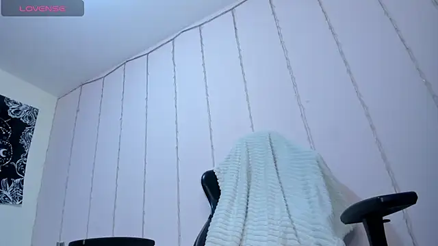 SheryLee online show from December 12, 2024, 7:48 pm