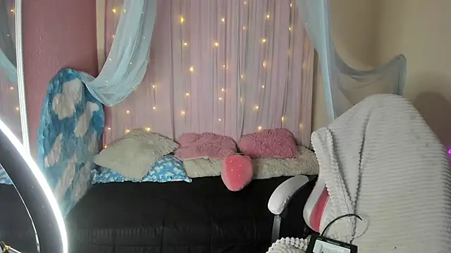 SheryLee online show from December 17, 2024, 3:17 pm