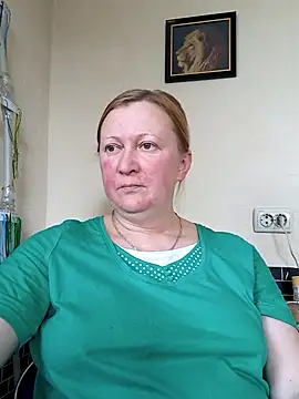 Snapshot of blondyaguar chatting on April 2, 2026, 9:51 am blondyaguar online show from April 2, 2026, 9:51 am