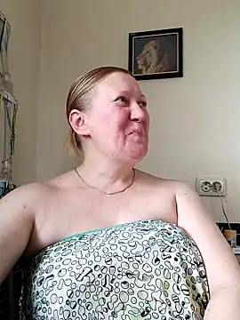 Snapshot of blondyaguar chatting on April 23, 2026, 1:24 pm blondyaguar online show from April 23, 2026, 1:24 pm