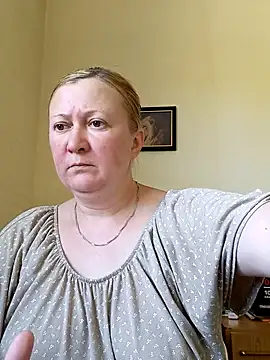 Snapshot of blondyaguar chatting on August 1, 2026, 7:51 am blondyaguar online show from August 1, 2026, 7:51 am