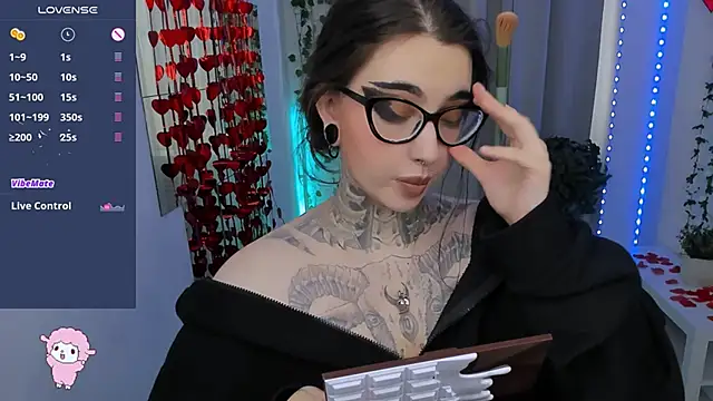 Snapshot of Dixi_Pixi_ chatting on February 13, 2026, 5:47 am Dixi Pixi online show from February 13, 2026, 5:47 am