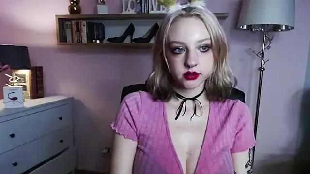 MadelineLust online show from December 23, 2024, 7:20 pm