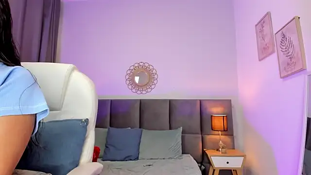 Chloe fischer  online show from February 19, 2026, 3:08 pm