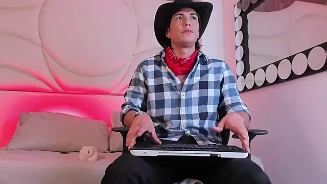 Karimferrer online show from September 18, 2025, 10:01 pm