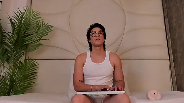 Karimferrer online show from October 6, 2025, 8:06 pm