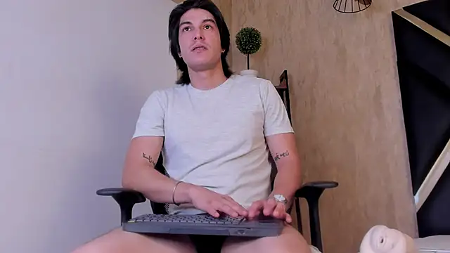 Karimferrer online show from November 10, 2025, 7:57 pm