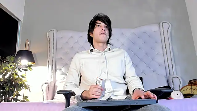 Karimferrer online show from November 11, 2025, 7:47 pm