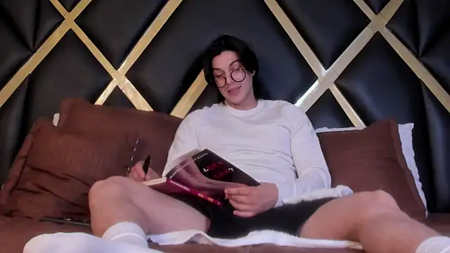 Karimferrer online show from November 13, 2025, 7:46 pm