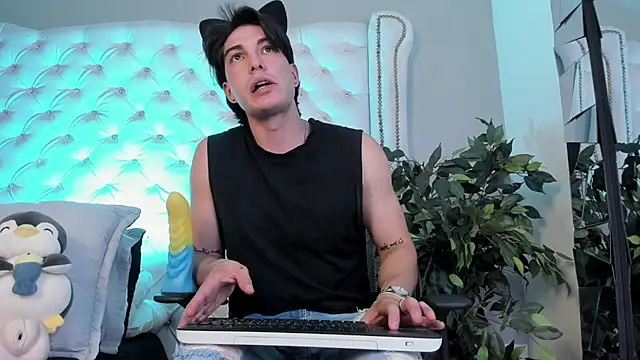 Karimferrer online show from March 24, 2026, 3:33 am