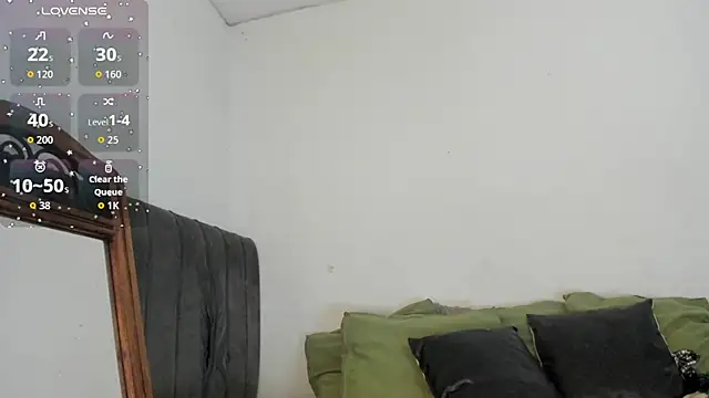 Snapshot of latinaStepmom chatting on September 23, 2025, 1:03 pm latinaStepmom online show from September 23, 2025, 1:03 pm