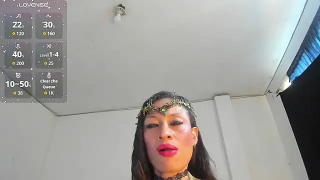 Snapshot of latinaStepmom chatting on October 25, 2025, 8:58 pm latinaStepmom online show from October 25, 2025, 8:58 pm