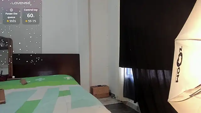 latinaStepmom online show from February 6, 2026, 9:07 pm