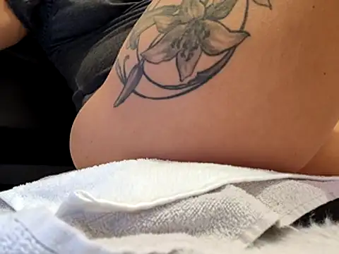 sweethotmilf888 online show from November 19, 2025, 10:26 am