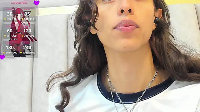 FreyaMoller online show from December 19, 2024, 6:34 pm