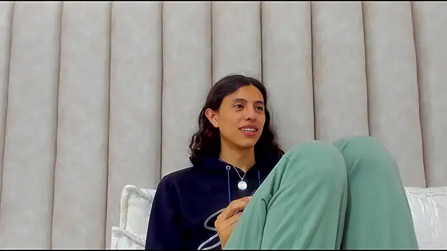 FreyaMoller online show from November 29, 2025, 6:55 pm