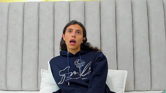 FreyaMoller online show from February 12, 2026, 6:58 pm