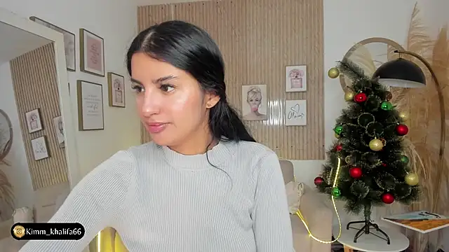 Kimm khalifa online show from December 31, 2024, 4:14 pm