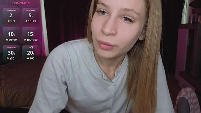 Snapshot of Elis_Fox chatting on April 13, 2026, 11:05 am Elis Fox online show from April 13, 2026, 11:05 am