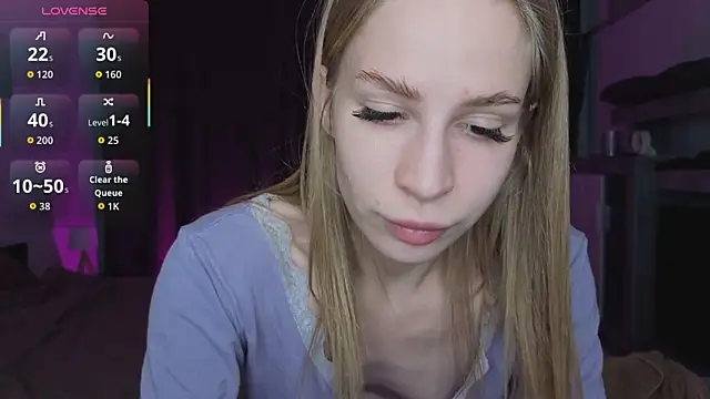 Snapshot of Elis_Fox chatting on April 18, 2026, 11:03 am Elis Fox online show from April 18, 2026, 11:03 am