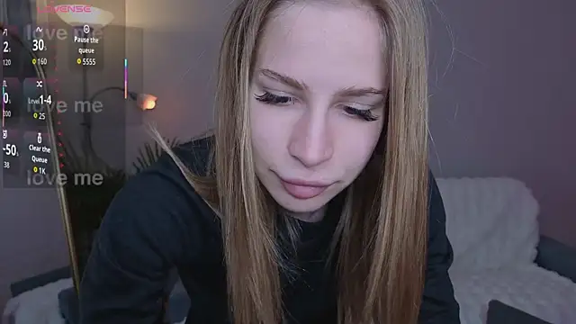 Snapshot of Elis_Fox chatting on April 28, 2026, 10:20 am Elis Fox online show from April 28, 2026, 10:20 am