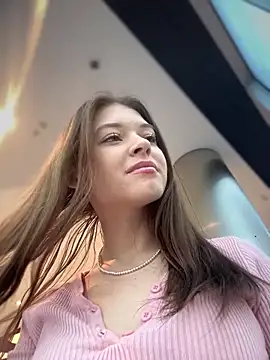 Times  Square online show from December 6, 2024, 9:10 am