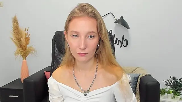 LolaWilsons online show from March 7, 2025, 12:34 pm