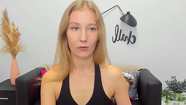 Snapshot of LolaWilsons chatting on September 16, 2025, 6:14 am LolaWilsons online show from September 16, 2025, 6:14 am