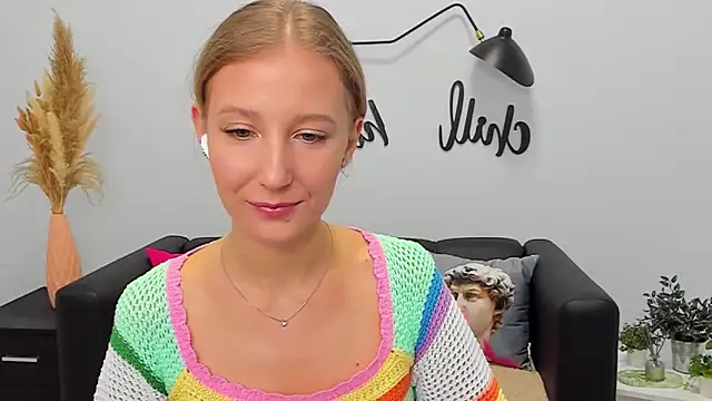 Snapshot of LolaWilsons chatting on November 3, 2025, 11:11 am LolaWilsons online show from November 3, 2025, 11:11 am