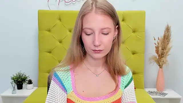 LolaWilsons online show from May 5, 2026, 6:21 am
