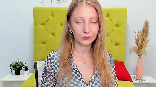 LolaWilsons online show from May 11, 2026, 2:45 pm