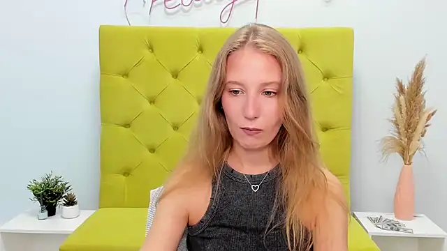LolaWilsons online show from June 20, 2026, 7:22 am