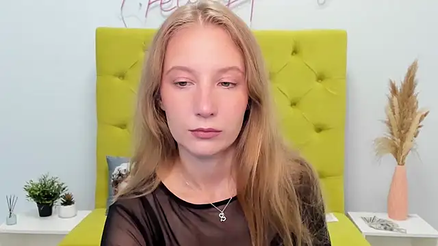 LolaWilsons online show from June 23, 2026, 6:22 am