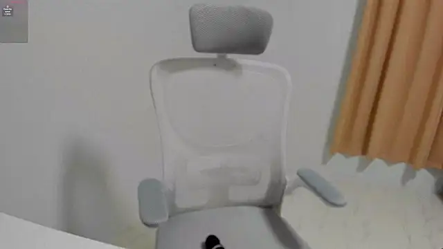 Snapshot of Cee_chalynn chatting on October 3, 2025, 12:57 pm Cee chalynn online show from October 3, 2025, 12:57 pm