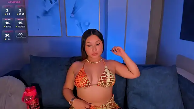 SamanthaConnor  online show from February 24, 2025, 10:14 pm