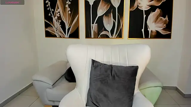 SamanthaConnor  online show from March 11, 2025, 7:14 pm