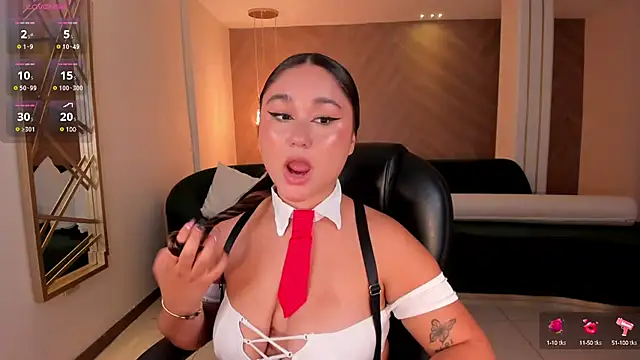 SamanthaConnor  online show from March 16, 2025, 1:38 pm