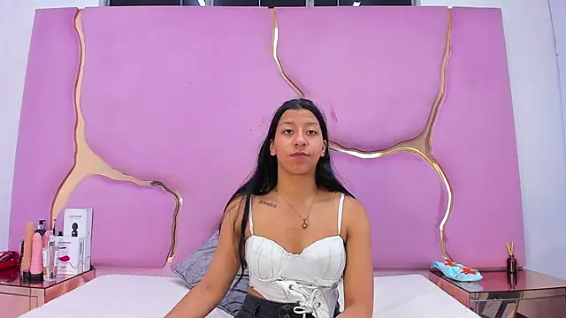 Snapshot of VaneLin18 chatting on September 22, 2025, 11:40 pm VaneLin18 online show from September 22, 2025, 11:40 pm