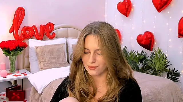 RozzitaBedberry online show from February 16, 2025, 3:59 pm