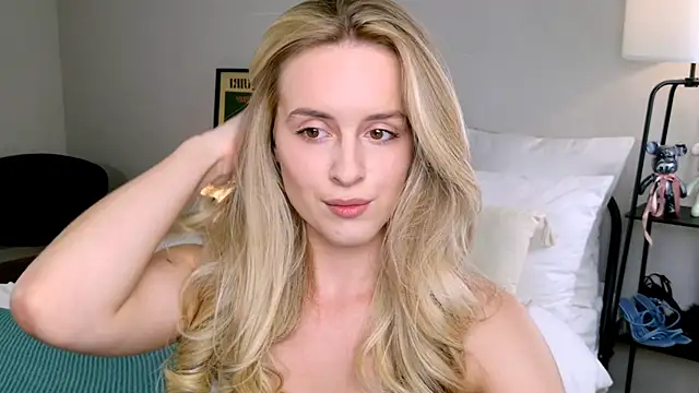 RozzitaBedberry online show from September 29, 2025, 1:05 pm