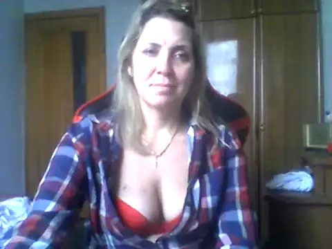 Snapshot of IrinaB1 chatting on January 17, 2025, 9:06 am IrinaB1 online show from January 17, 2025, 9:06 am