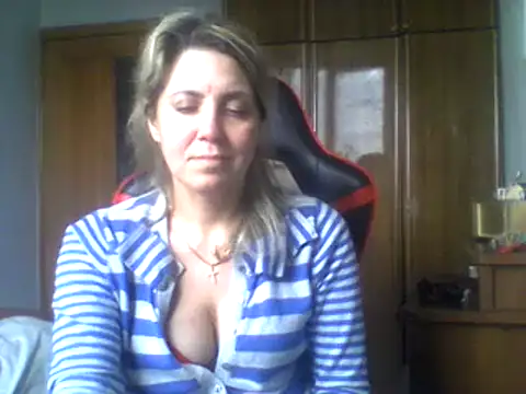 Snapshot of IrinaB1 chatting on February 5, 2025, 1:00 pm IrinaB1 online show from February 5, 2025, 1:00 pm